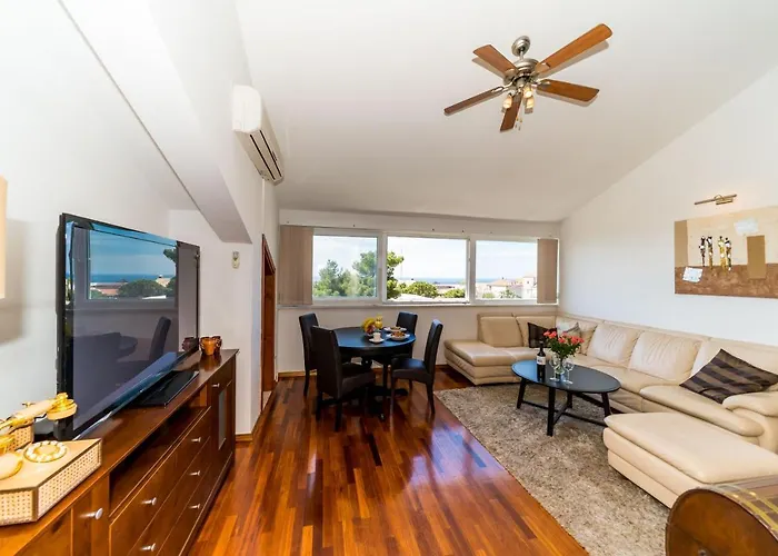 Διαμέρισμα Mara *